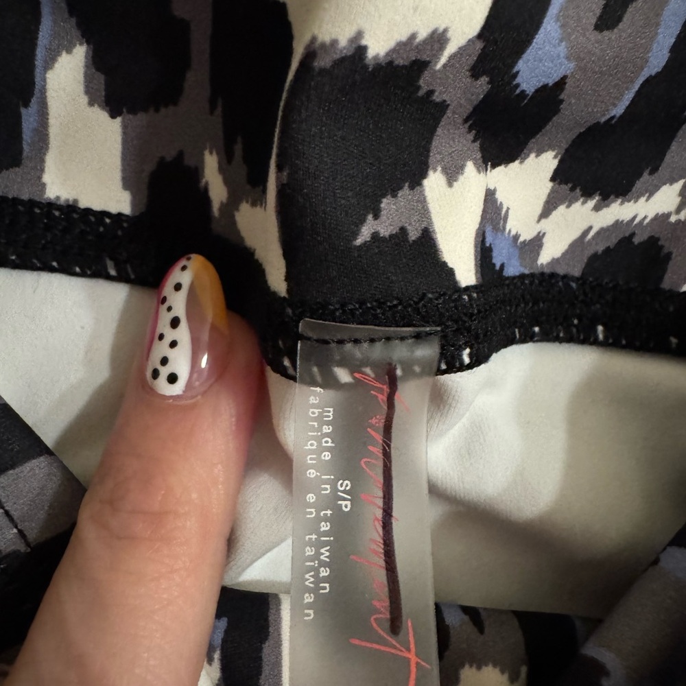 5/$55 !! 🔥 Free people movement leggings - Picture 2 of 3